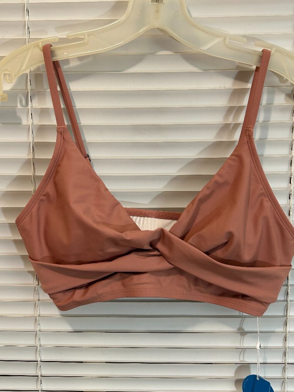 NWT CUPSHE Fit and comfort bikini bra top. Size M